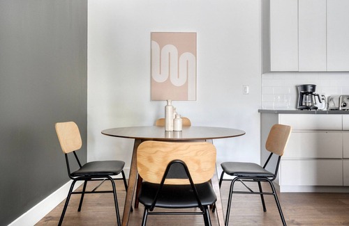 Sharon Heights Apartment | Ideal Menlo Park 1BR w/Gym & Spa, nr Farmer's Markets, by Blueground