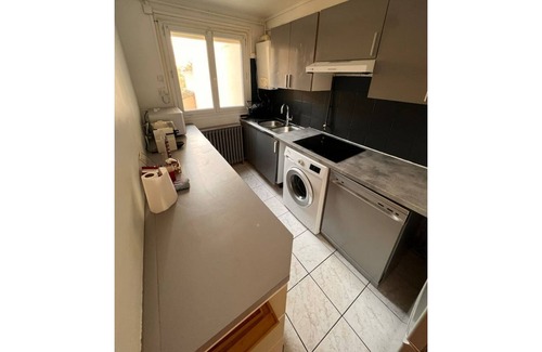 Les Pavillons-sous-Bois Apartment | IDF19 Spacious Apart with optional Jacuzzi 65e per night