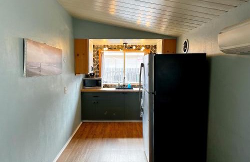 Point Loma Heights Apartment | Idyllic 1BR APT in Ocean Beach