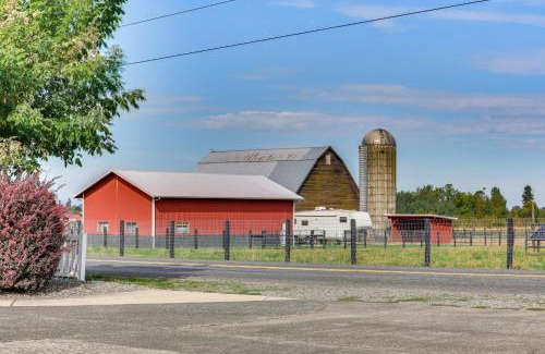 Tacoma Apartment | Idyllic Enumclaw Studio with Mount Rainier Views
