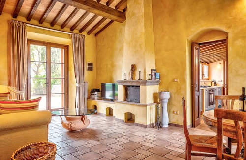 Sinalunga House | Idyllic guest house in Tuscan country house style with swimming pool