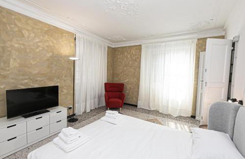 Genoa Historical Centre Apartment | iFlat Historical Luxury Apartment San Luca 11 A