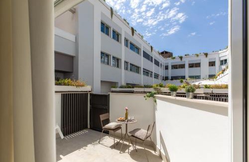 Monti Apartment | iFlat Modern Sunlit Studio Apt by the Colosseum