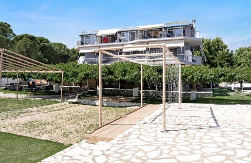 Pidima Kyras Apartment | Iguana studio 9