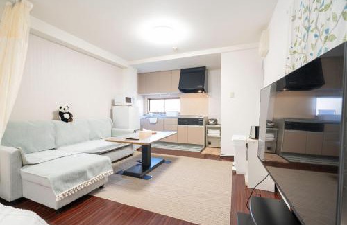 Kamiikebukuro Apartment | Ikebukuro East Exit Queen Bed Room, 2F