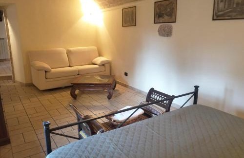 Calascio Apartment | il cortile