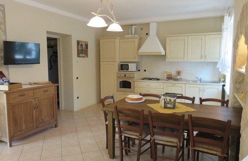 Castelnuovo del Garda House | Il Roseto holidays, home for every occasion, close to amusement parks, and.