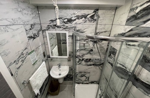 Seven Kings Hotel | Ilford Hotel Goodmayes