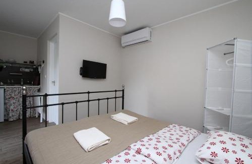 Komarom Apartment | Ilona Apartmanház