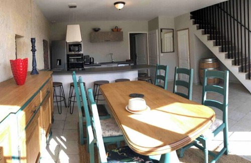 Rauzan House | Ilot Vignes Rauzan Gîte near Saint-Émilion/8 air-conditioned rooms/8 bathrooms