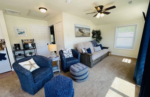 Lake of the Ozarks House | Immaculate 1 Bedroom Cottage Home With Private Covered Dock Near Main Channel!