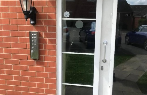 Smethwick Apartment | Immaculate 2-Bed Apartment in Smethwick