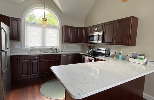 Thornton House | Immaculate home with breathtaking Mountain View