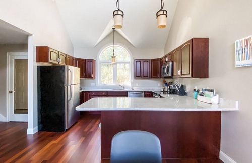 Thornton House | Immaculate home with breathtaking Mountain View