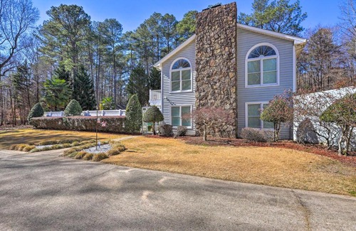 Suwanee House | Immaculate Suwanee House with Pool and Game Room!