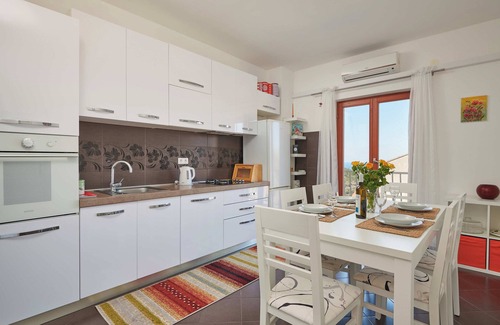 Zvekovica Apartment | Immerse yourself in Apartment Micika’s sun-kissed charm!
