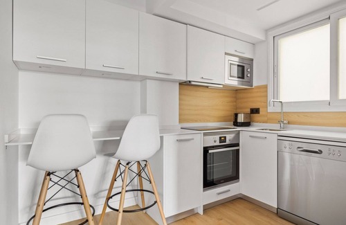 El Viso Apartment | Immpecable Chamartín 2BR w/terrace, by Blueground