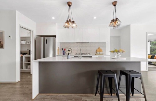 Ocean Grove House | Impress on Empress I 6 BR Pet-Friendly Family Home