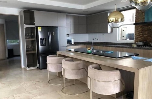 Sabanilla Montecarmelo Cabin | Impressive Beachfront Cabin for rent