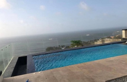 Sabanilla Montecarmelo Cabin | Impressive Beachfront Cabin for rent