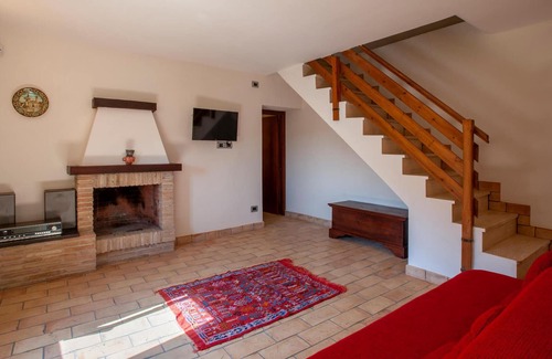 Venarotta House | In a quiet location, this spacious stone house welcomes you.