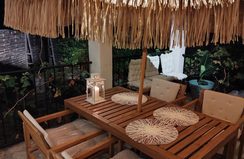 Callas House | In a quiet setting, single-storey house overlooking the lush greenery of the Var.