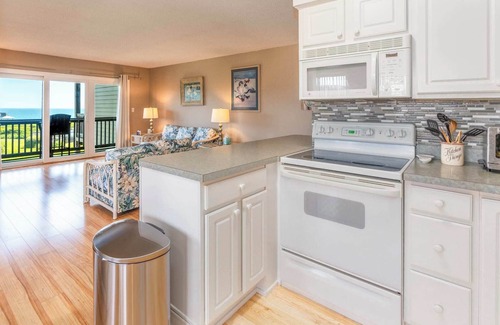 Duck Condo | In Duck with Community Pool & Beach Access