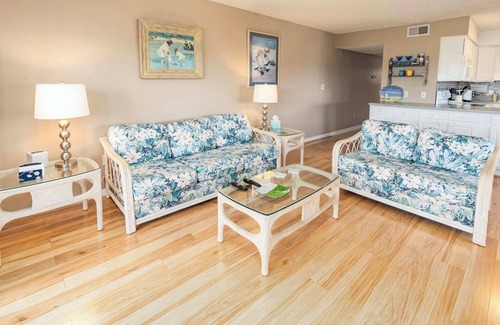 Duck Condo | In Duck with Community Pool & Beach Access