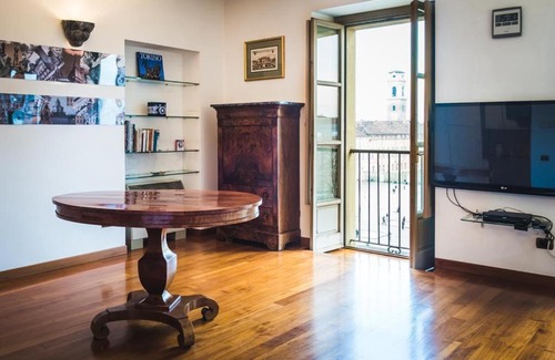 Historic Centre Apartment | [IN PIAZZA CASTELLO] Exclusive Apartment con Vista Unica su Piazza Castello