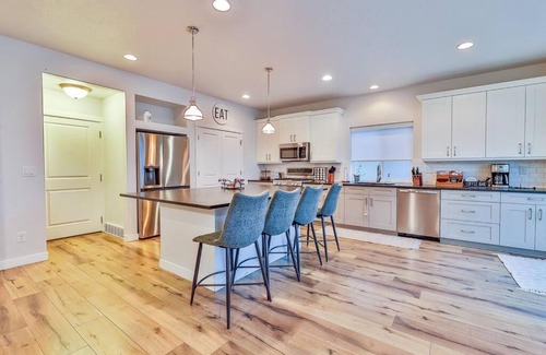 Herriman House | In the HEART of Herriman! RENT this entire HOME!