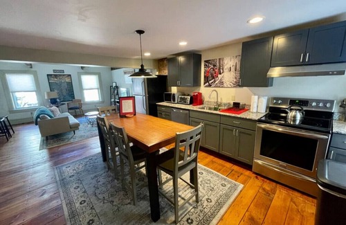 Ashfield Apartment | In the Heart of Jim Thorpe (with your own parking)