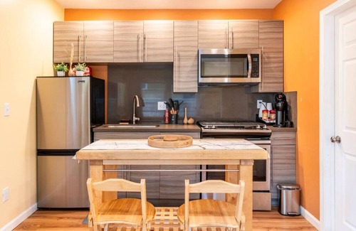 Atlantic Apartment | In the Heart of Seattle - private courtyard & free parking