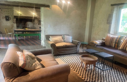 Comblot Other | In the heart of the countryside, an old renovated farmhouse, totally independent.