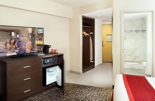 Gateway District Hotel | In the Heart of Vegas Attractions! Casino, Pool, Game Room, Near Mob Museum!