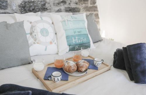 Carate Urio Apartment | In the Historic Village - Riva Lago 10