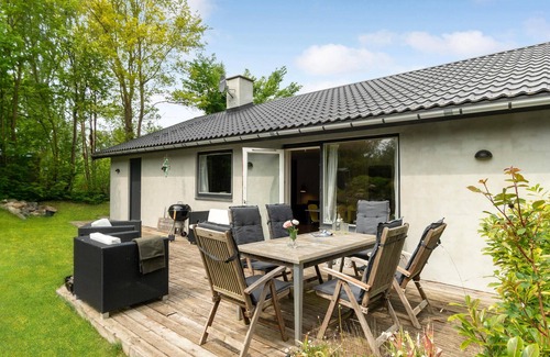 Kulhuse House | In this attractive vacation home you can look forward to a wonderful time near the sea.