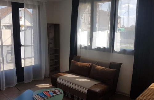 Argenteuil House | Independent apartment for 3 people