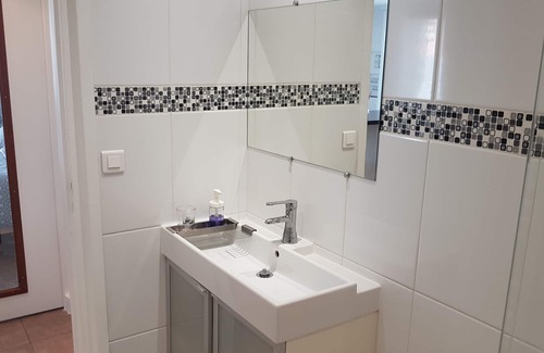 Argenteuil House | Independent apartment for 3 people