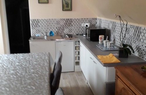 Lisieux Apartment | independent apartment in property