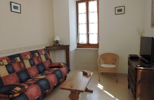 Ustou Apartment | Independent apartment in house in beautiful stone