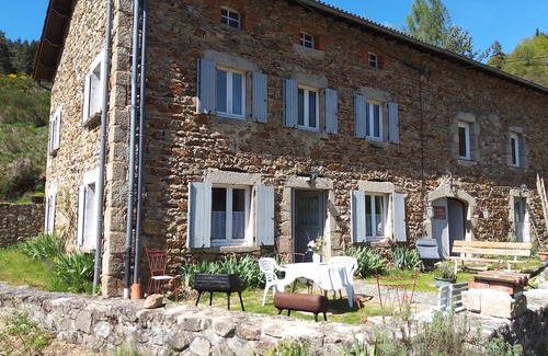 Saint-Pal-de-Senouire House | Independent cottage for 12 to 15 people or Rooms and Table d'Hôtes