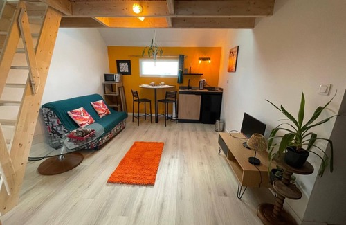 Liffre Apartment | Independent studio with mezzanine