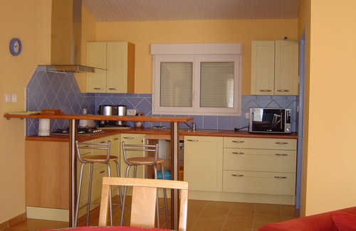 Gujan-Mestras Apartment | Independent T3 in large property, 74 m² upstairs with terrace