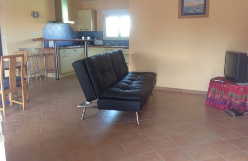 Gujan-Mestras Apartment | Independent T3 in large property, 74 m² upstairs with terrace