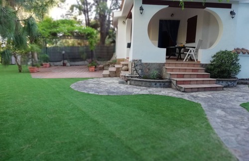 Solanas Villa | Independent villa with exclusive property garden