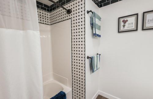 Trowbridge Park House | Indoor Hot-Tub! Spacious & Updated MQT Township Home!