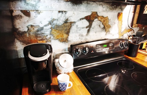 Seminole Heights House | Industrial chic guesthouse