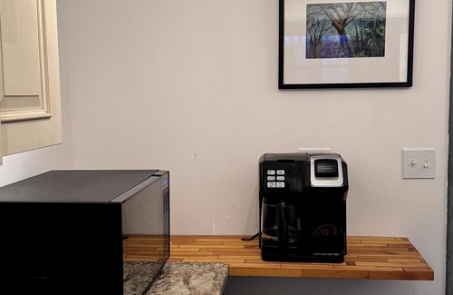 Fairview Apartment | Industrial Designed near Downtown Anchorage 800+sf