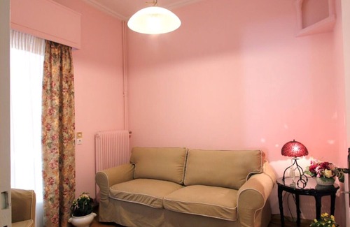 Kolokinthou Apartment | Inexpensive comfortable near city center apartment