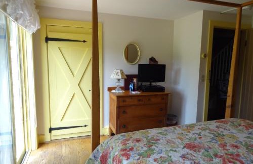 Fletcher Hotel | Inn at Buck Hollow Farm